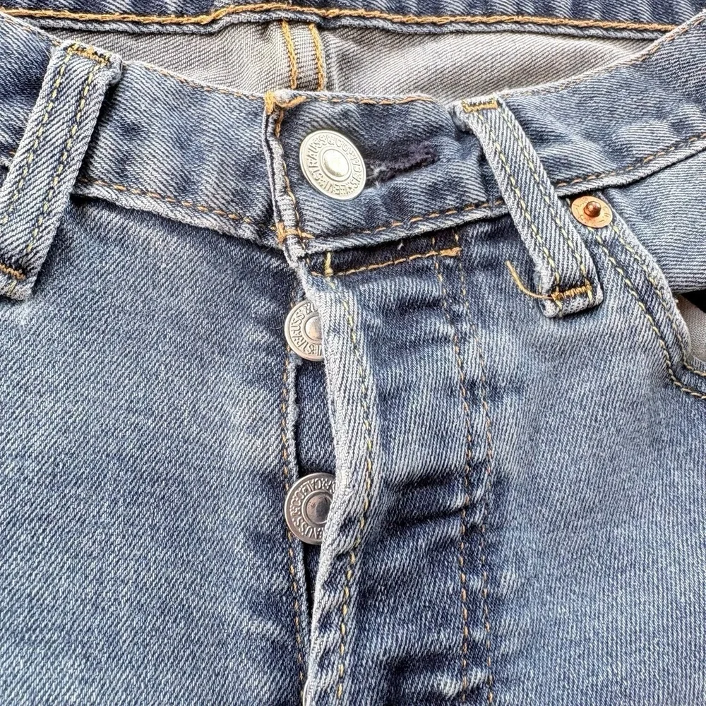 Levis 501 Original Button Fly Jeans Mens 31x30 Blue Denim Pants Medium Straight